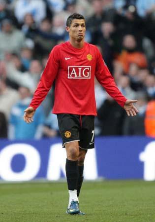 [中超]王大雷失误后放倒费利佩 被红牌罚下