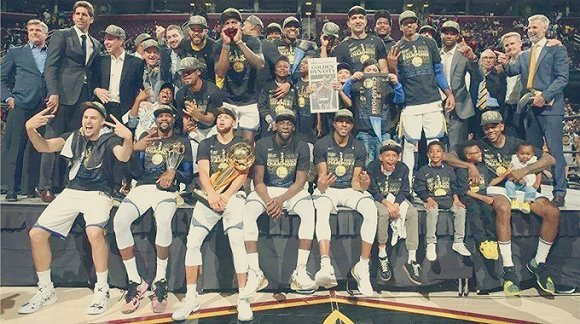 今天是海港足球俱乐部一线队球员武磊的生日，让我们...