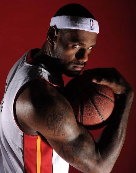 ATP总决赛 辛纳笑到最后