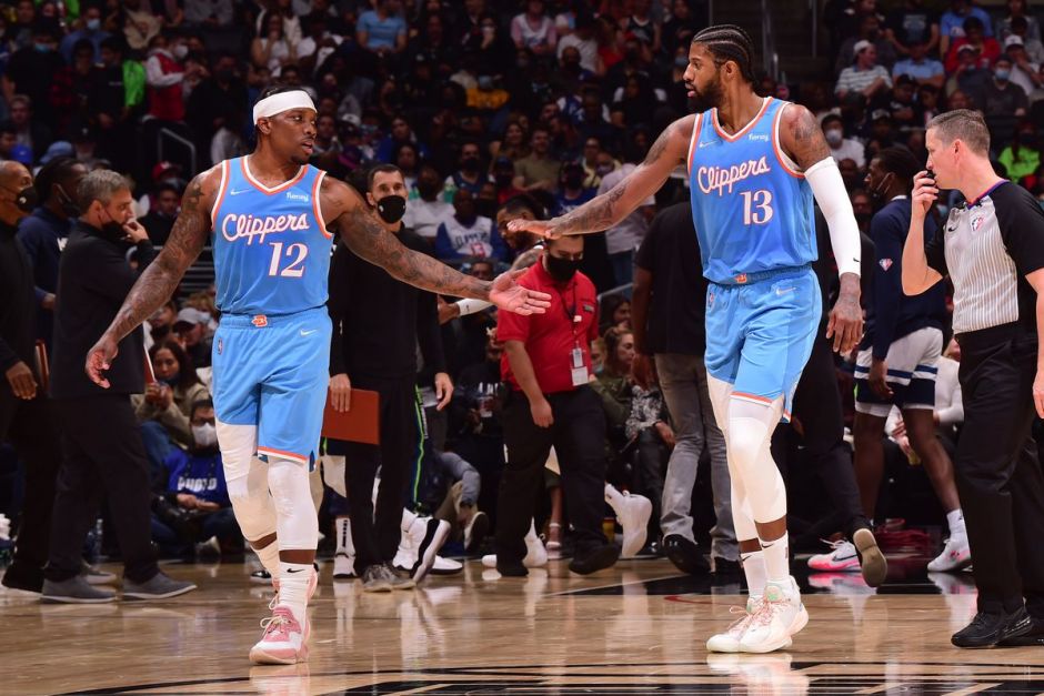 首月月最佳球员出炉 胡金秋和韦瑟斯庞分别当选