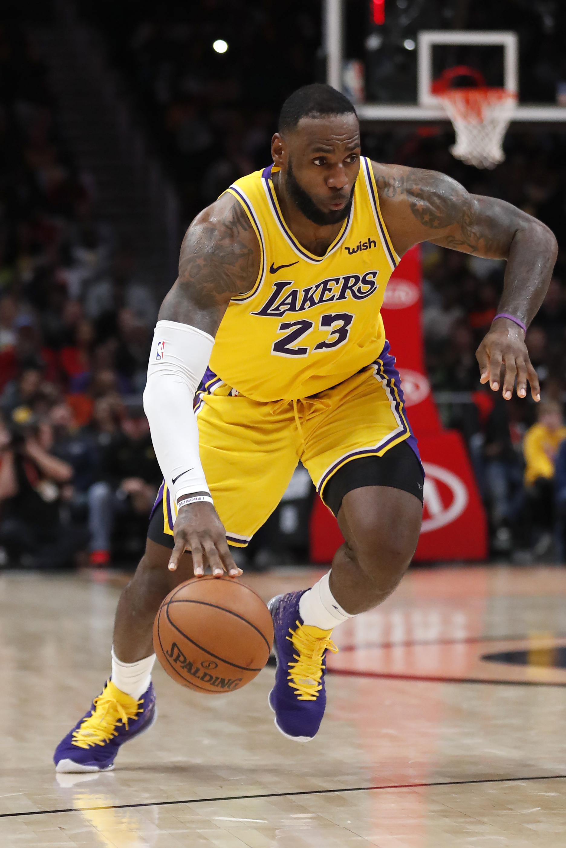 — @sport 来源：Barça Universal加维可能前往沙特阿拉伯，在看台和更衣室为队友们提供支持。