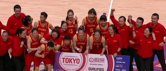 勇士三叉戟74分复仇：库里31+7+7连中关键球，送字母哥进空砍群