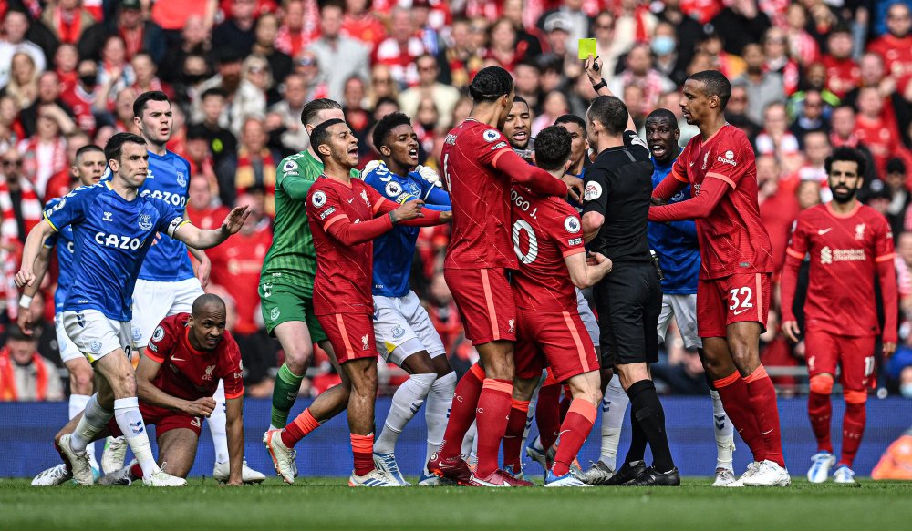 带伤出战单节16分引逆转：哈登29+6三分 快船反超勇士回西区前6