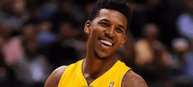 客战西海岸，上海海港发布赛前海报：鹰在征途