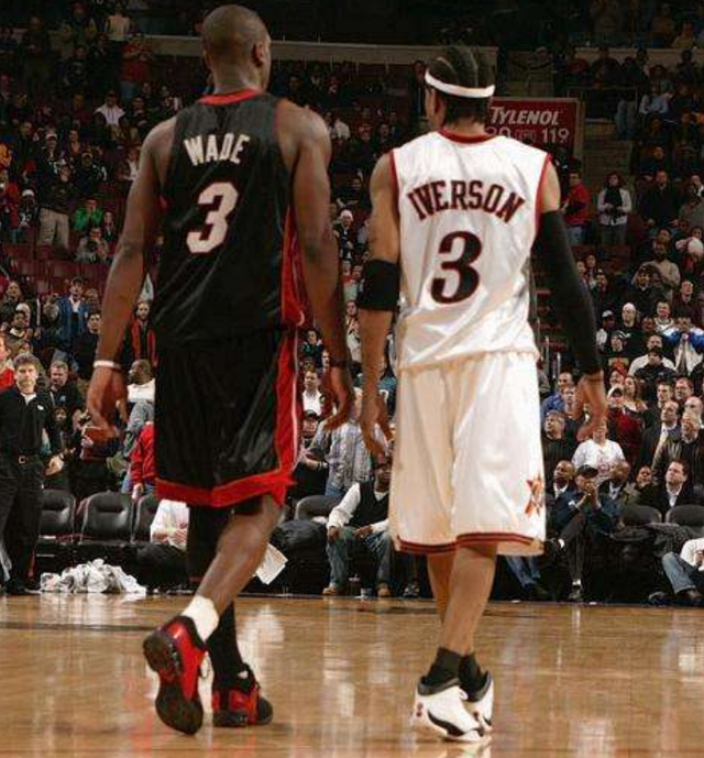 卡拉格：球迷们高喊斯洛特令人动容，在获胜后我真心为他开心